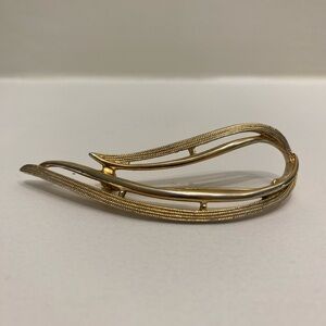 Vintage Sarah Coventry Gold Tone Brooch